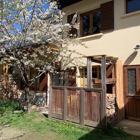 Charmant Appartement Sur Cour, Le Cerisier Баньер-де-Бигор Экстерьер фото