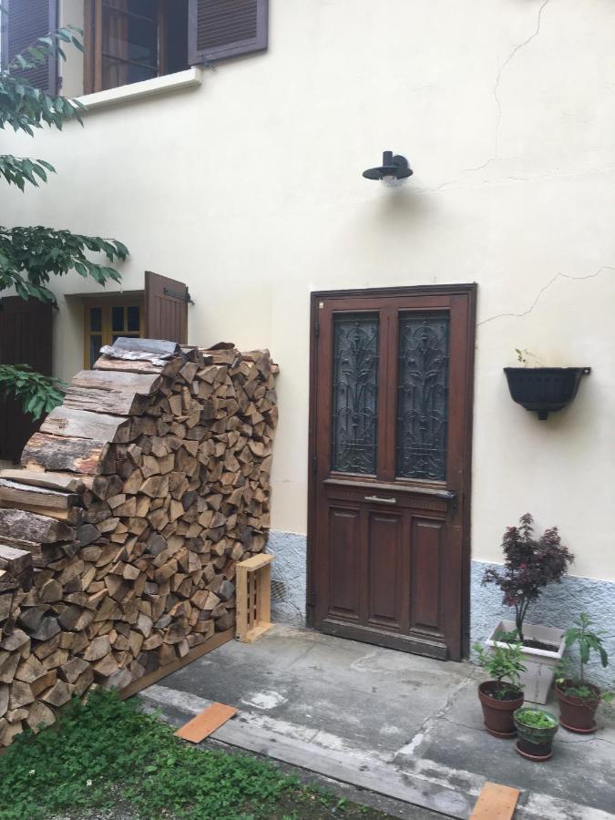 Charmant Appartement Sur Cour, Le Cerisier Баньер-де-Бигор Экстерьер фото