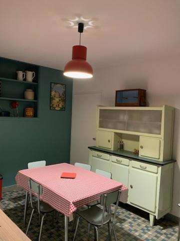 Charmant Appartement Sur Cour, Le Cerisier Баньер-де-Бигор Экстерьер фото
